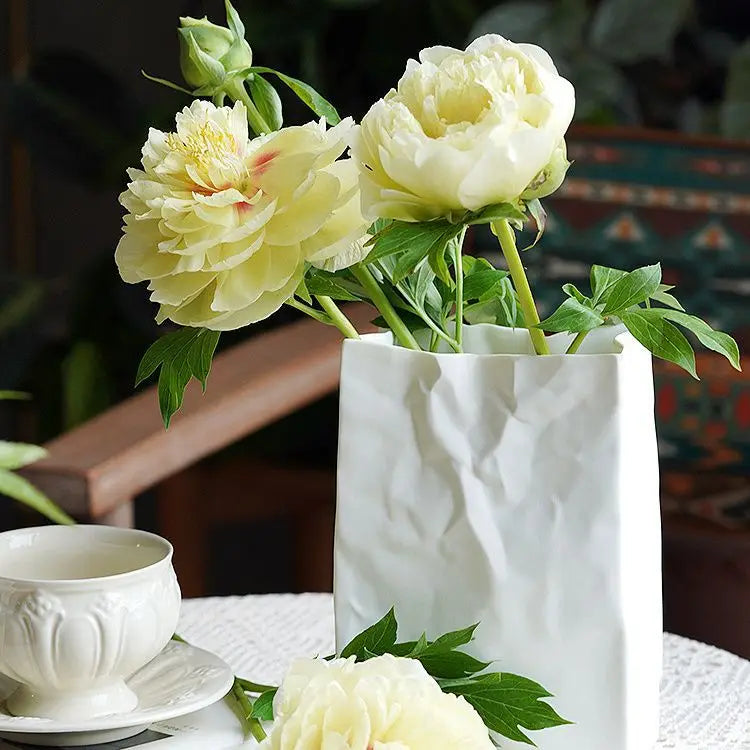 Nordic Creative Shopping Basket ceramic Vase Bag Decoration Simple Dried Flower Arrangement Vase Table Decoration